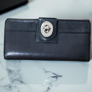 COACH VINTAGE TURN-LOCK WALLET GENUINE GLOVE TANNED BLACK LEATHER BLUE INTERIOR